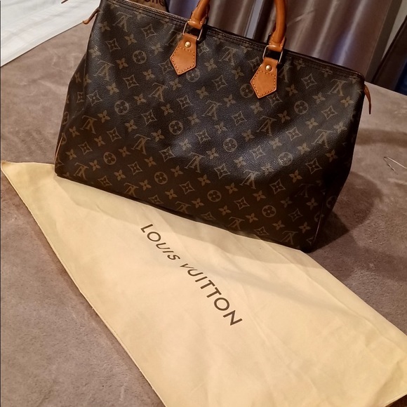 100% Authentic Louis Vuitton vintage monogram speedy (waiting on the right buyer - Picture 3 of 5